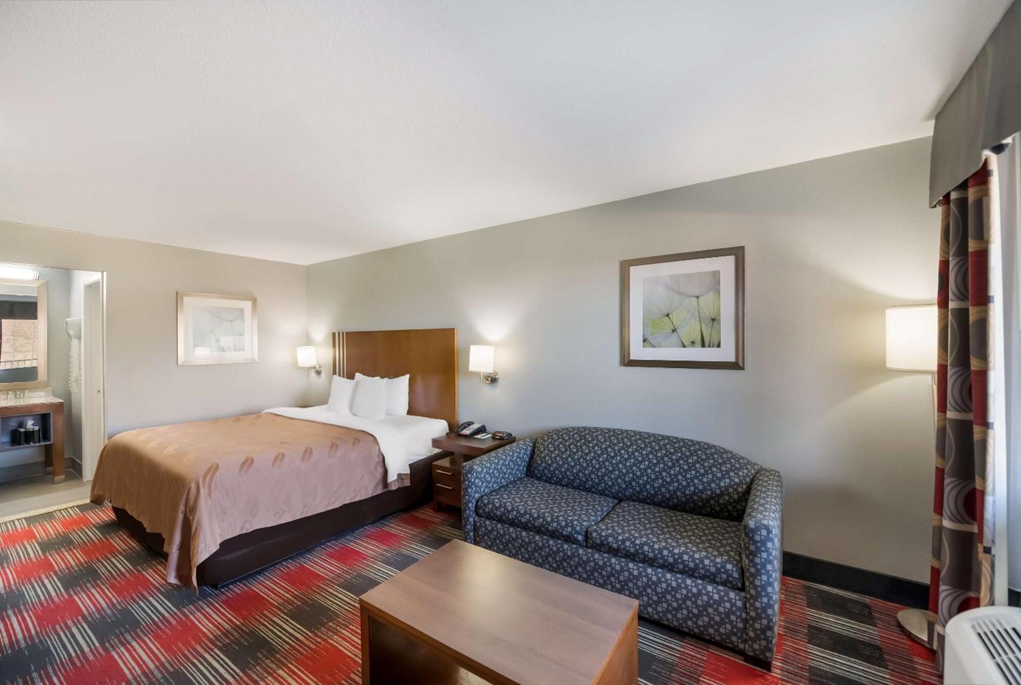 Quality Inn Near Parc Натчиточес Экстерьер фото