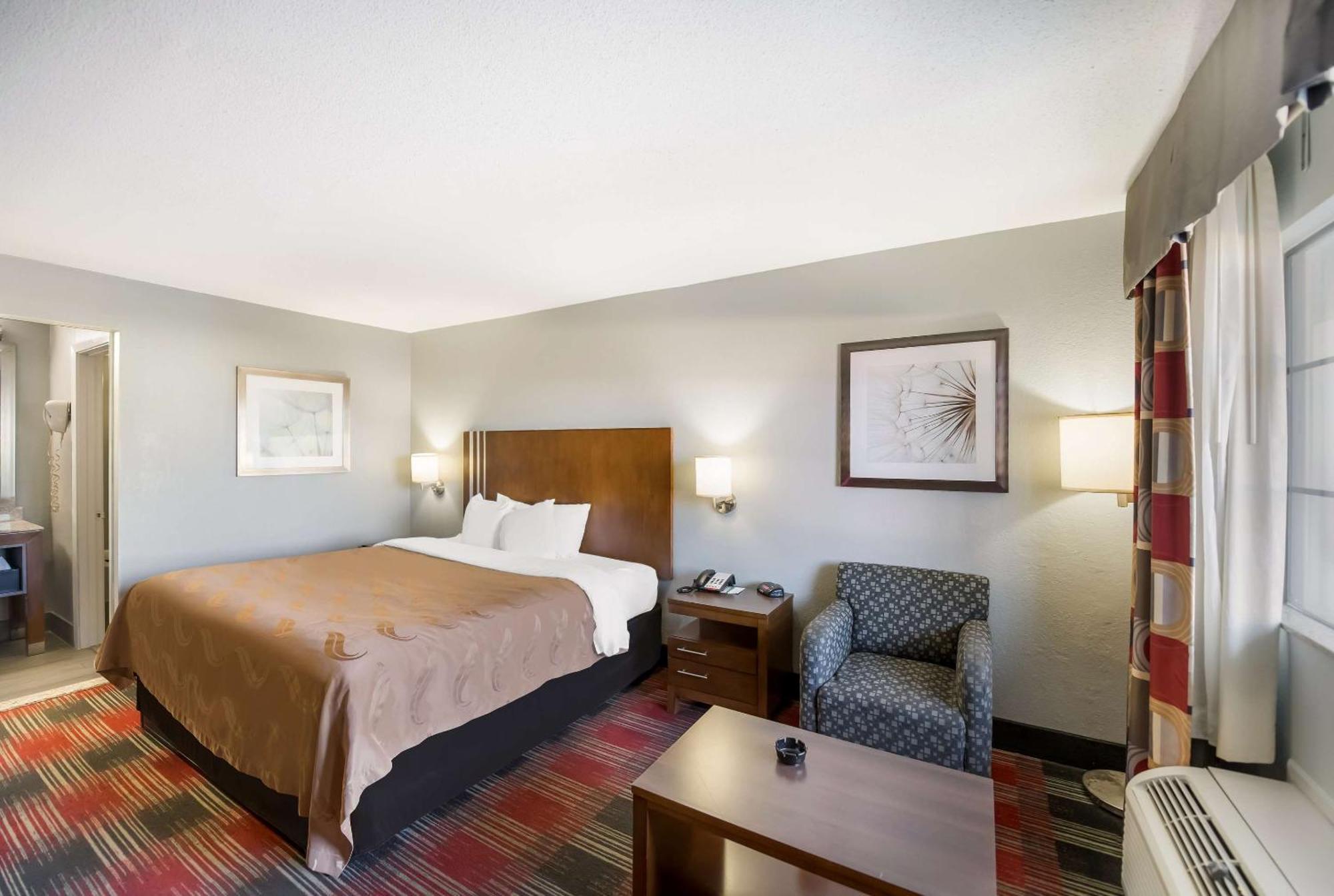Quality Inn Near Parc Натчиточес Экстерьер фото