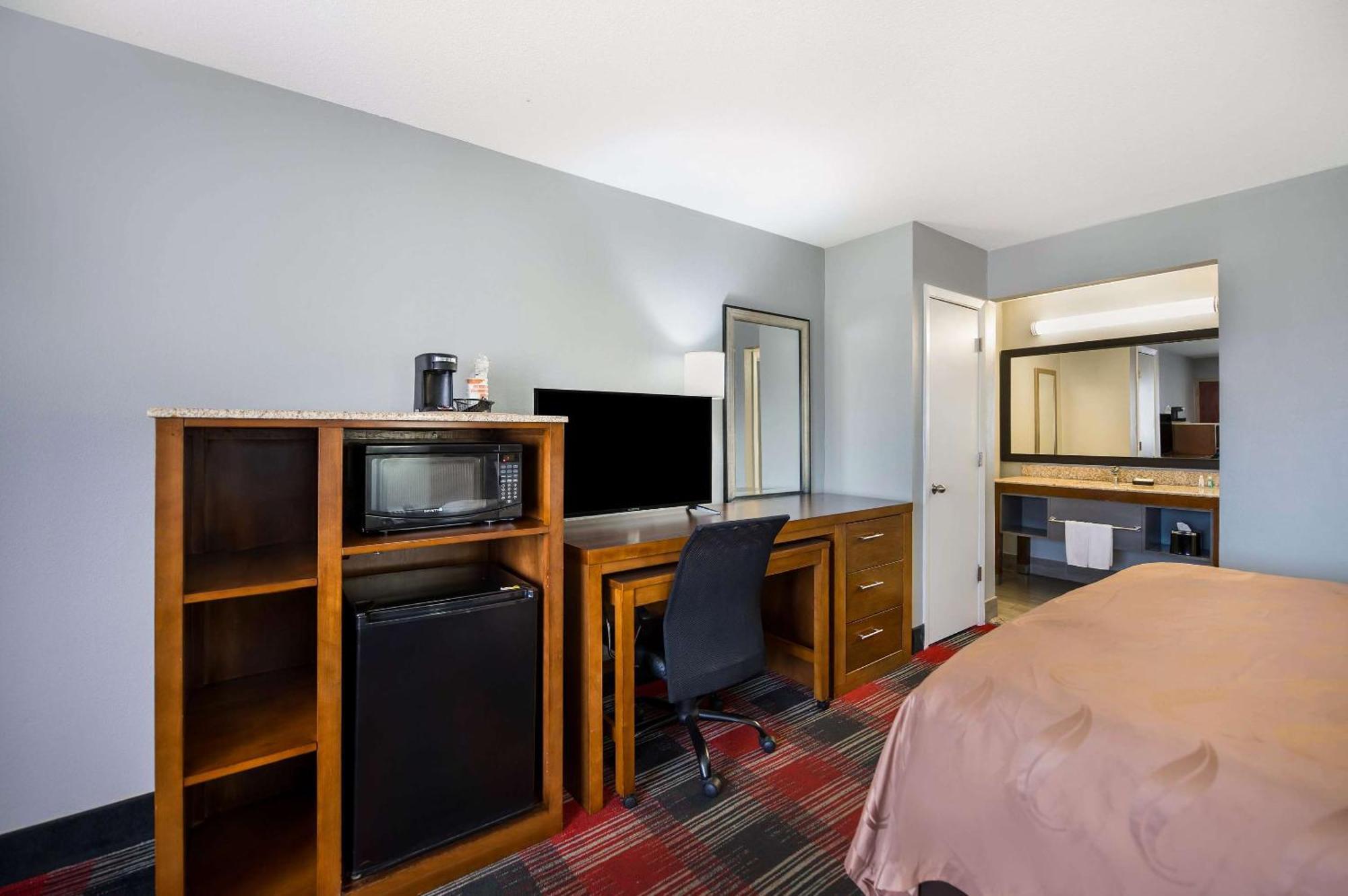 Quality Inn Near Parc Натчиточес Экстерьер фото