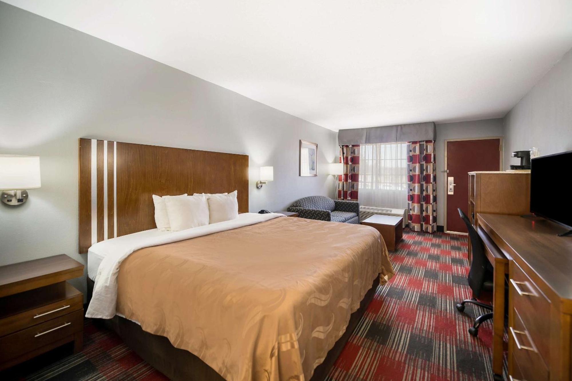Quality Inn Near Parc Натчиточес Экстерьер фото